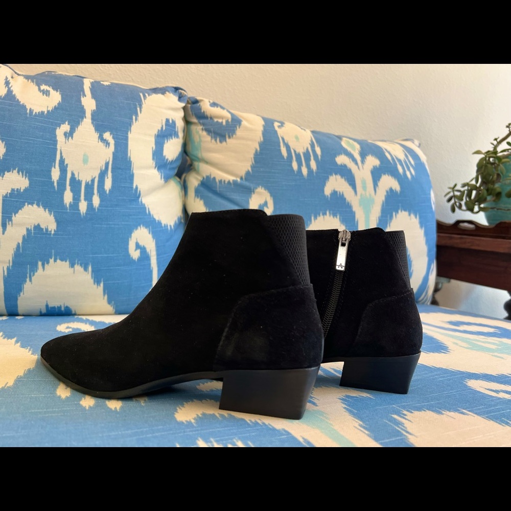 New Aquatalia black suede low heel boot womens 6.5